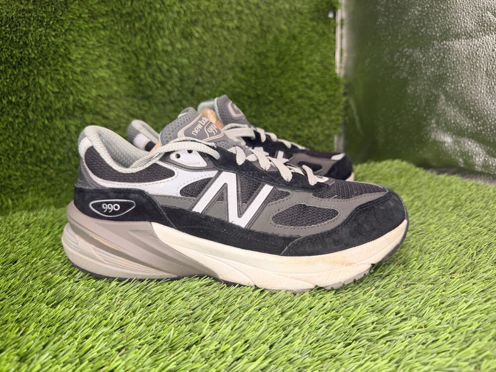 New Balance FuelCell 990v6 GC990BK6 Athletic Sneaker Boys 7M Black Suede Running